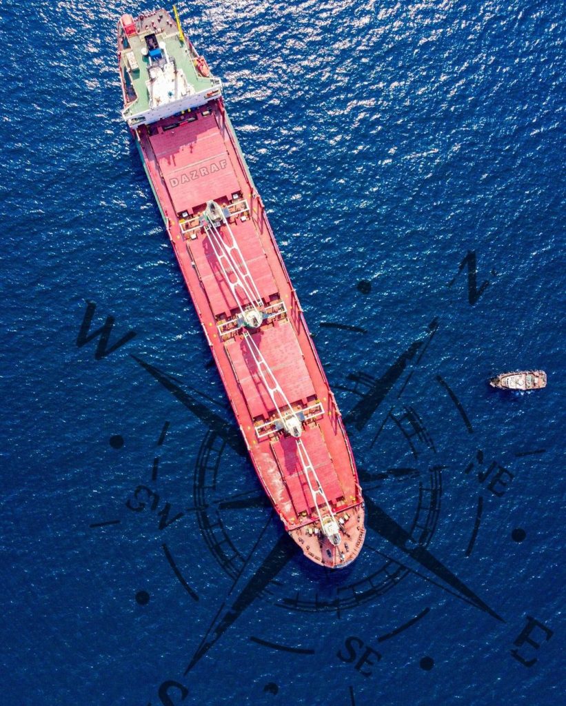 عکس پلان هوایی از یک کشتی فله‌بر در خلیج فارس
