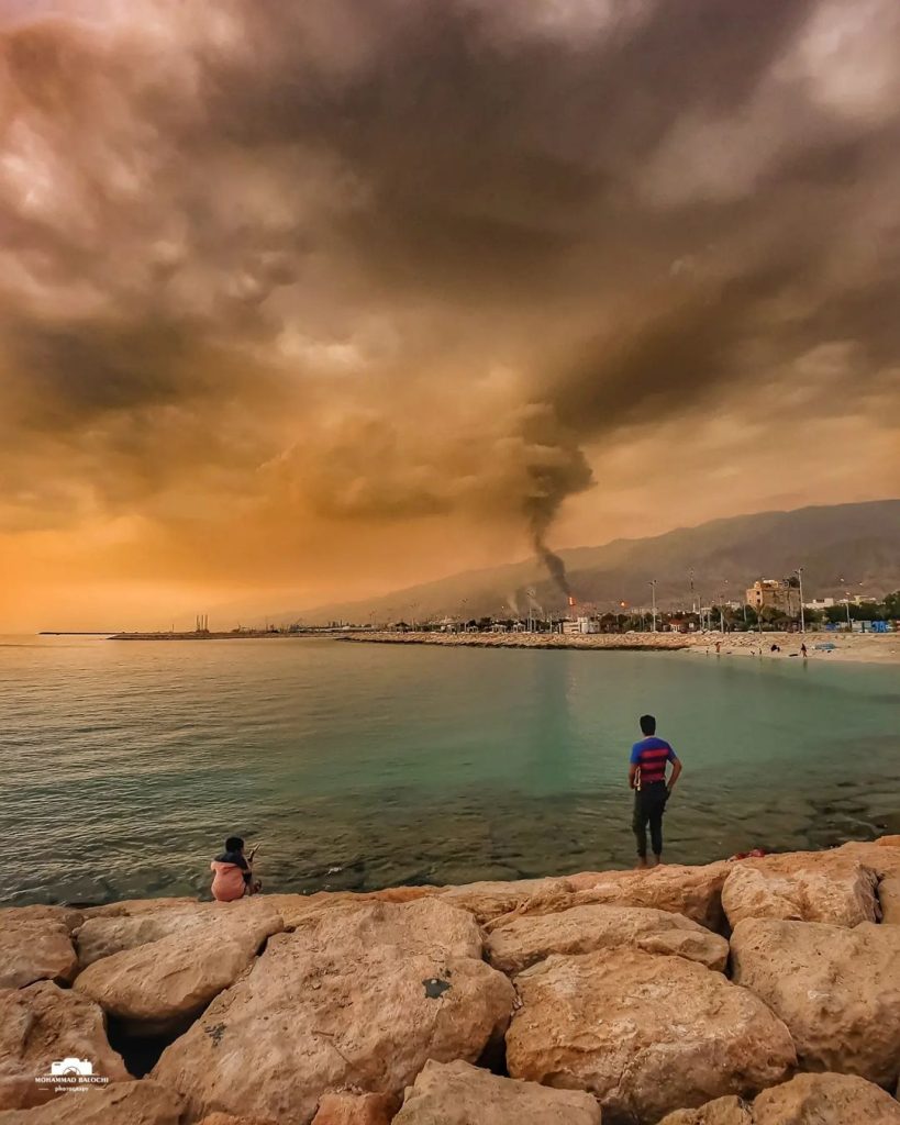 آلودگی پالایشگاه در ساحل عسلویه بوشهر